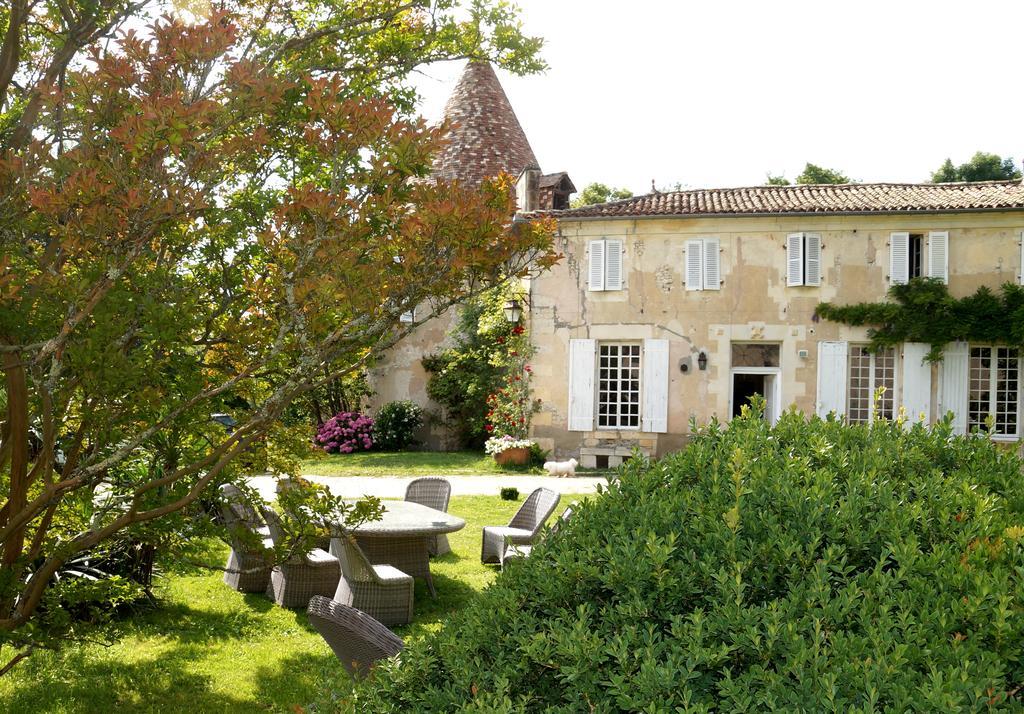 Chateau De Puyrigaud Bed and Breakfast Léoville Buitenkant foto