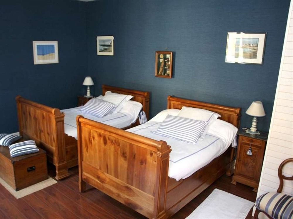 Chateau De Puyrigaud Bed and Breakfast Léoville Buitenkant foto