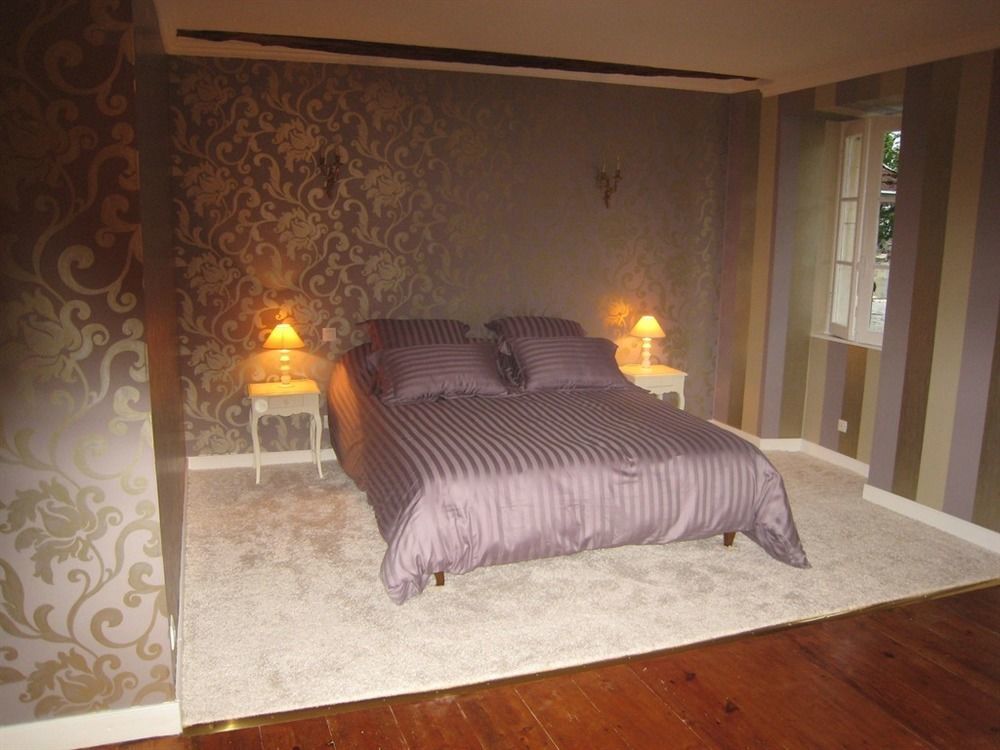 Chateau De Puyrigaud Bed and Breakfast Léoville Buitenkant foto